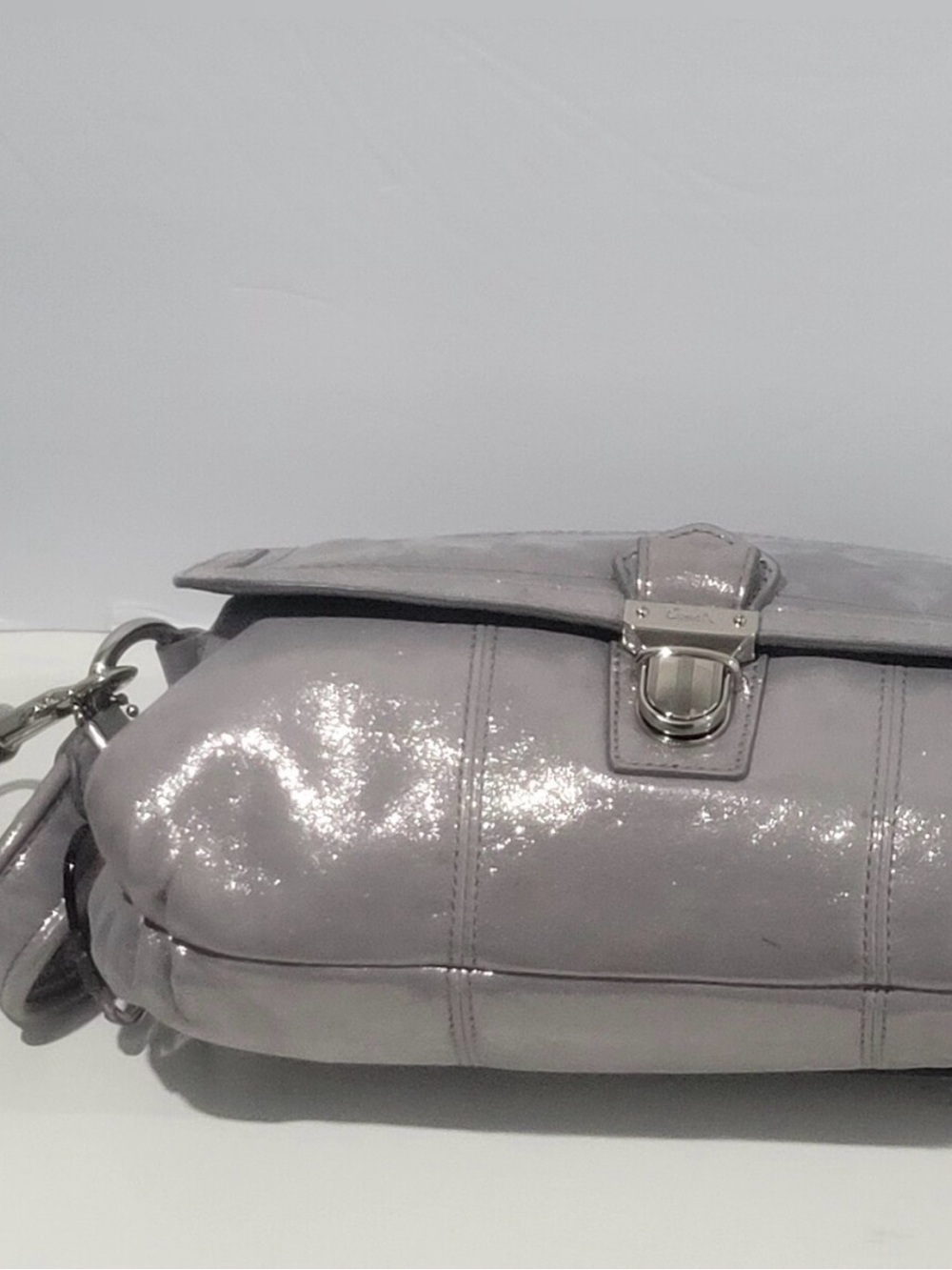 Coach Poppy Layla shimmery leather shoulder bag with a push-lock closure. - Picture 5 of 13